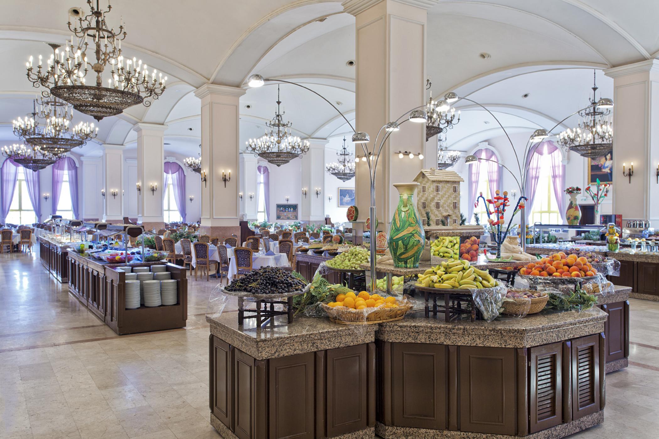 พีจีเอส เครมลิน พาเลซ Hotel อันตัลยา ภายนอก รูปภาพ The buffet at the Grand Hotel