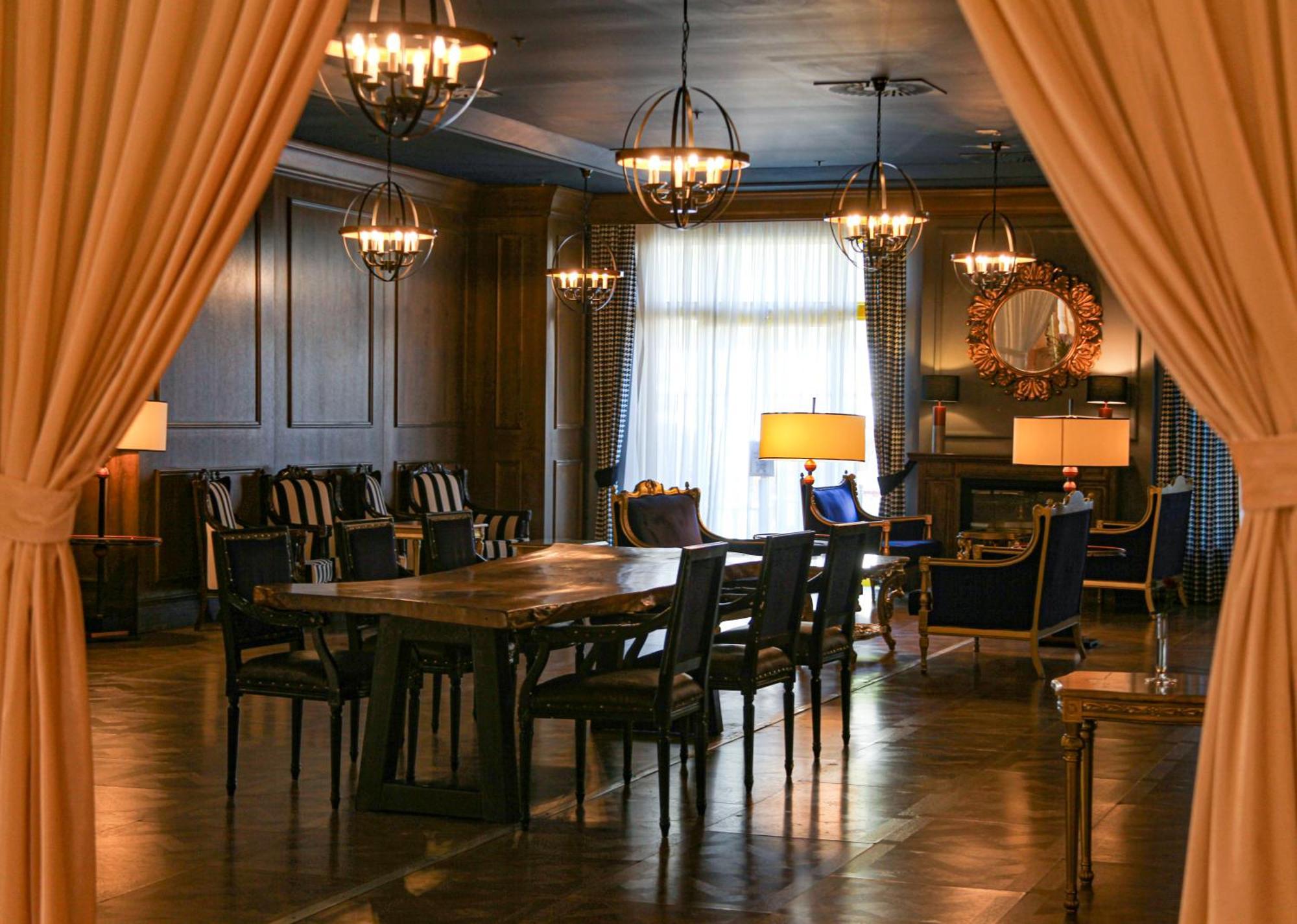 พีจีเอส เครมลิน พาเลซ Hotel อันตัลยา ภายนอก รูปภาพ The Library at the Hotel