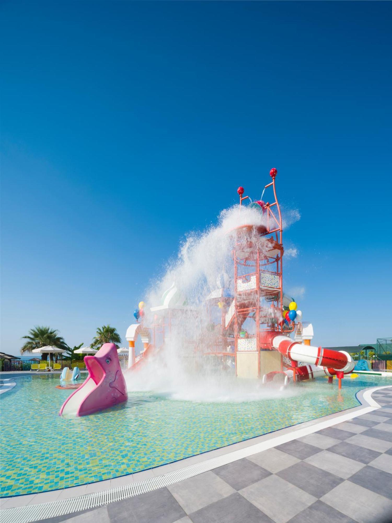 พีจีเอส เครมลิน พาเลซ Hotel อันตัลยา ภายนอก รูปภาพ Splash Island